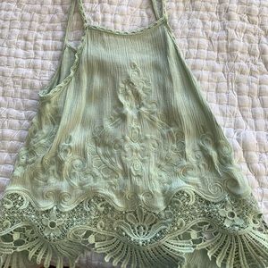 Greenish turquoise patterned t shirt